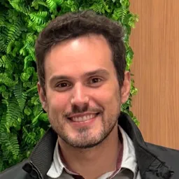 Wilton Júnior, corretor da LEAL Imóveis